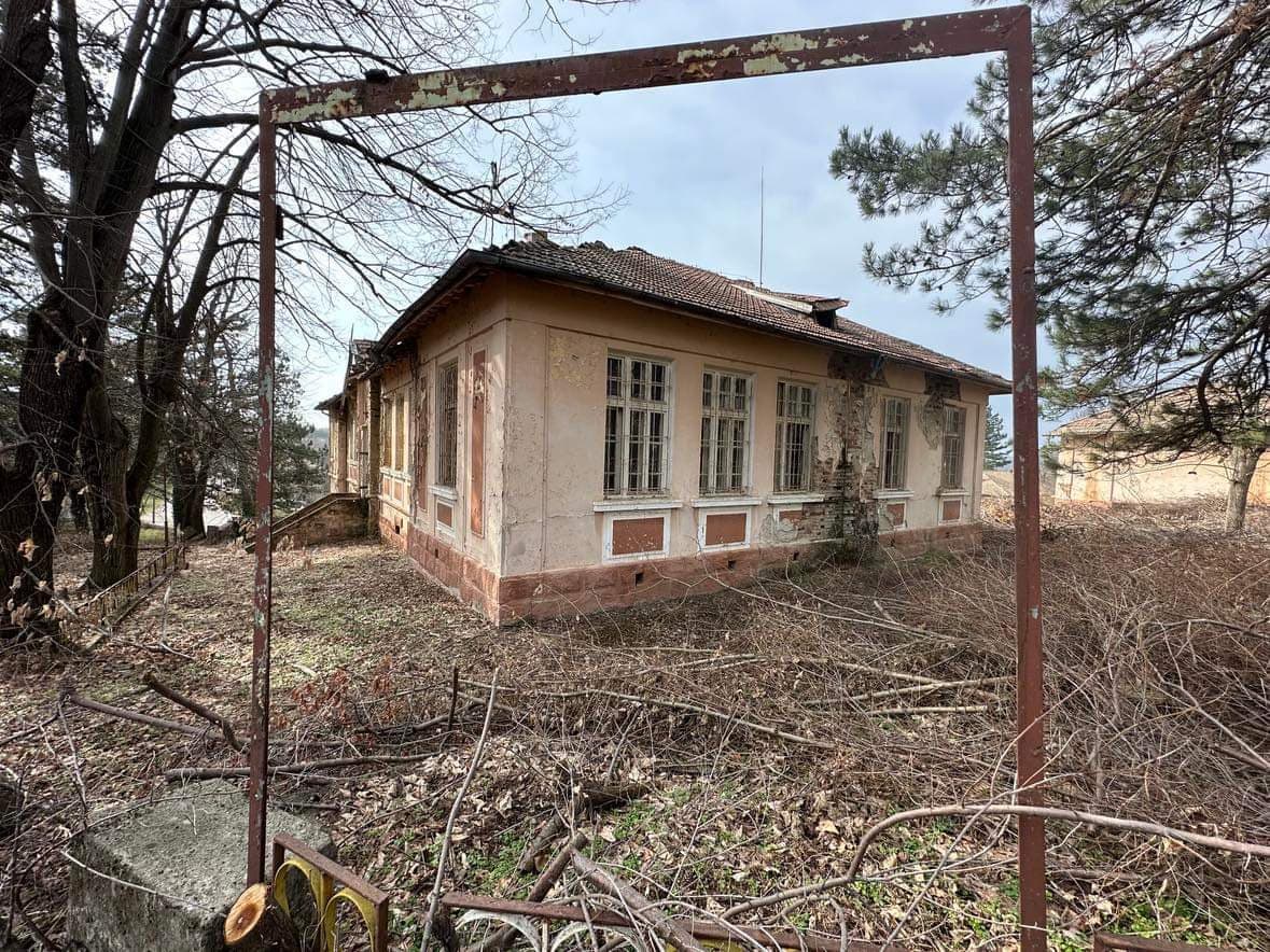 The Old School – Dolets