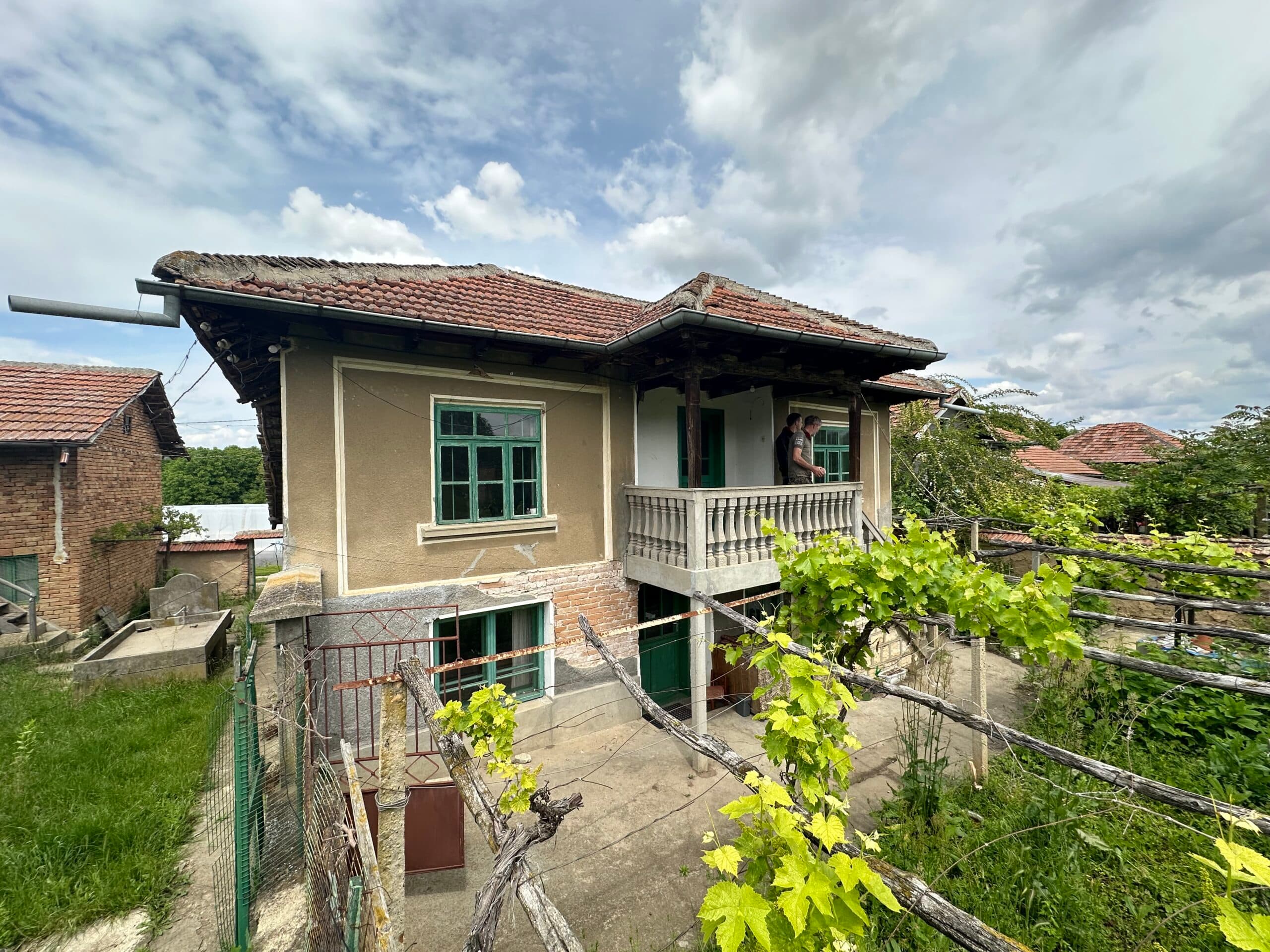 Almond House – Varsulitsa