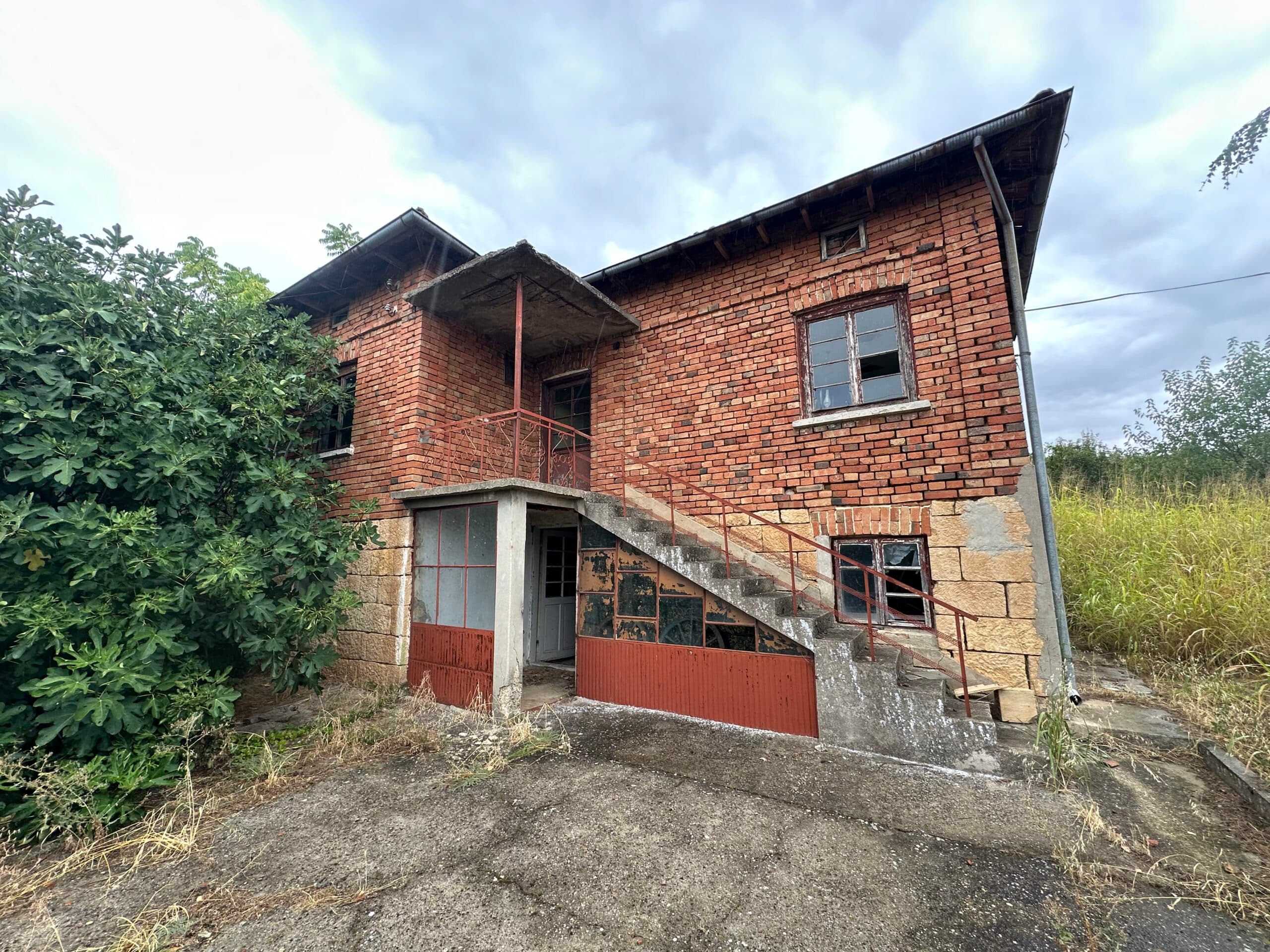 Hazelnut House – Mogilino