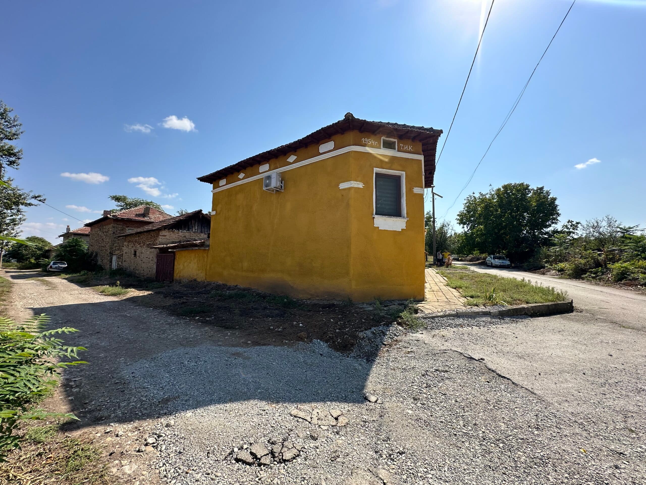 Corner House – Patresh - thumbnail 3