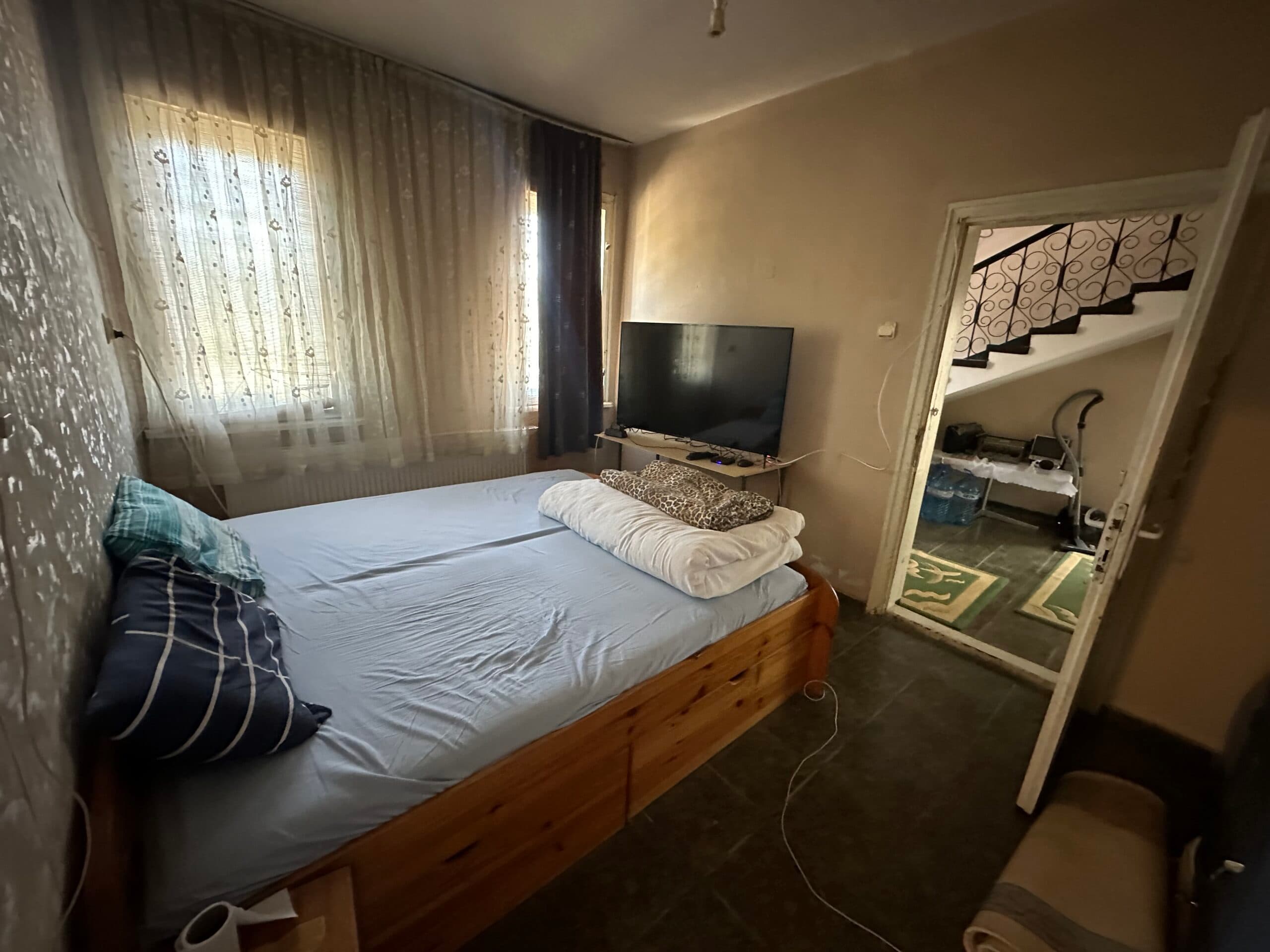 The House & Massive Warehouse - thumbnail 16