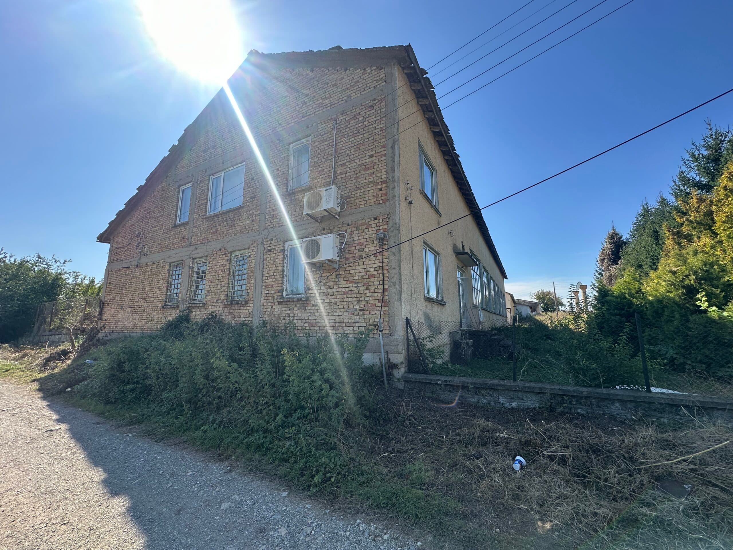 The House & Massive Warehouse - thumbnail 6