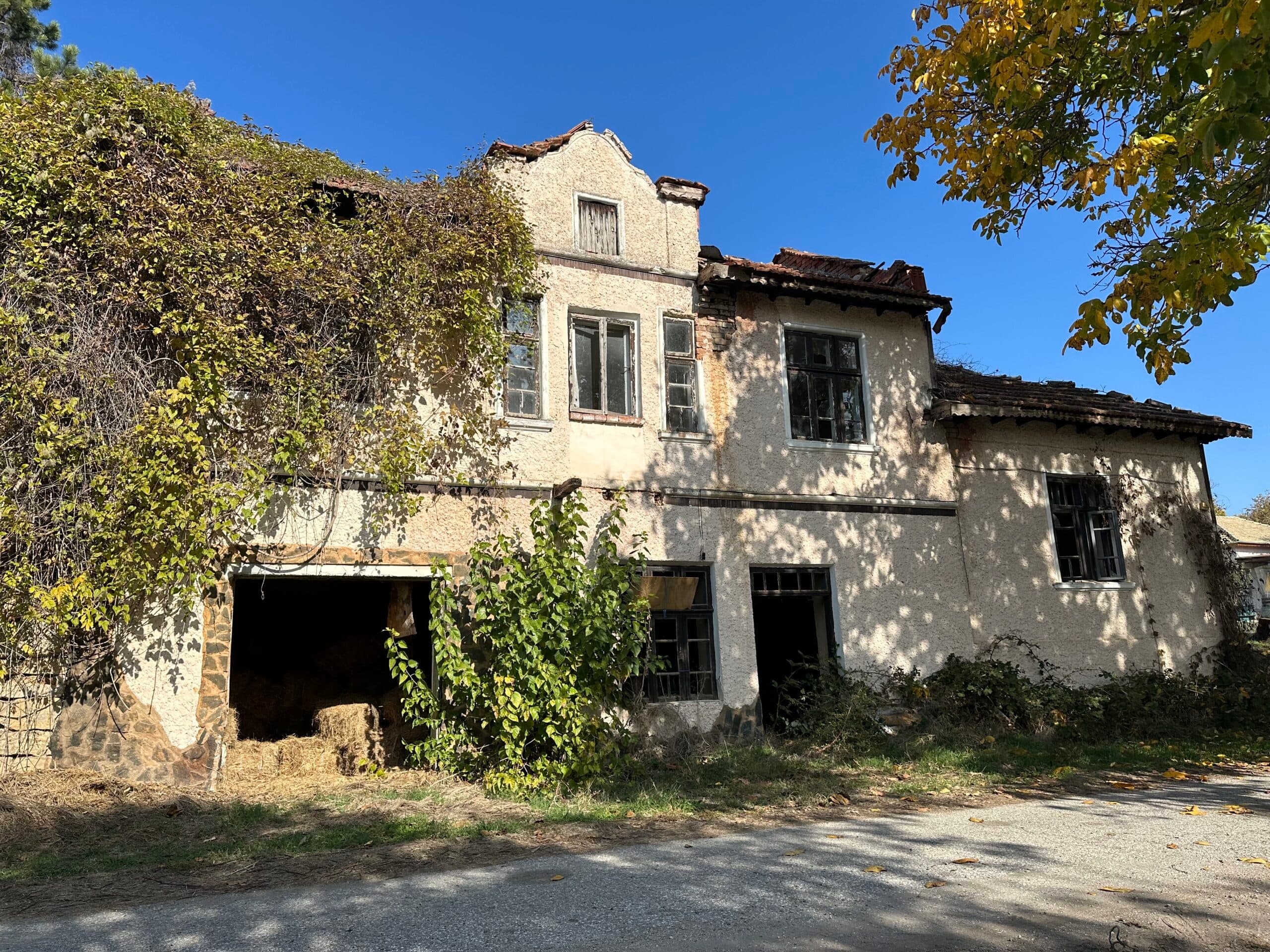 SOLD Hay House – Mogilino