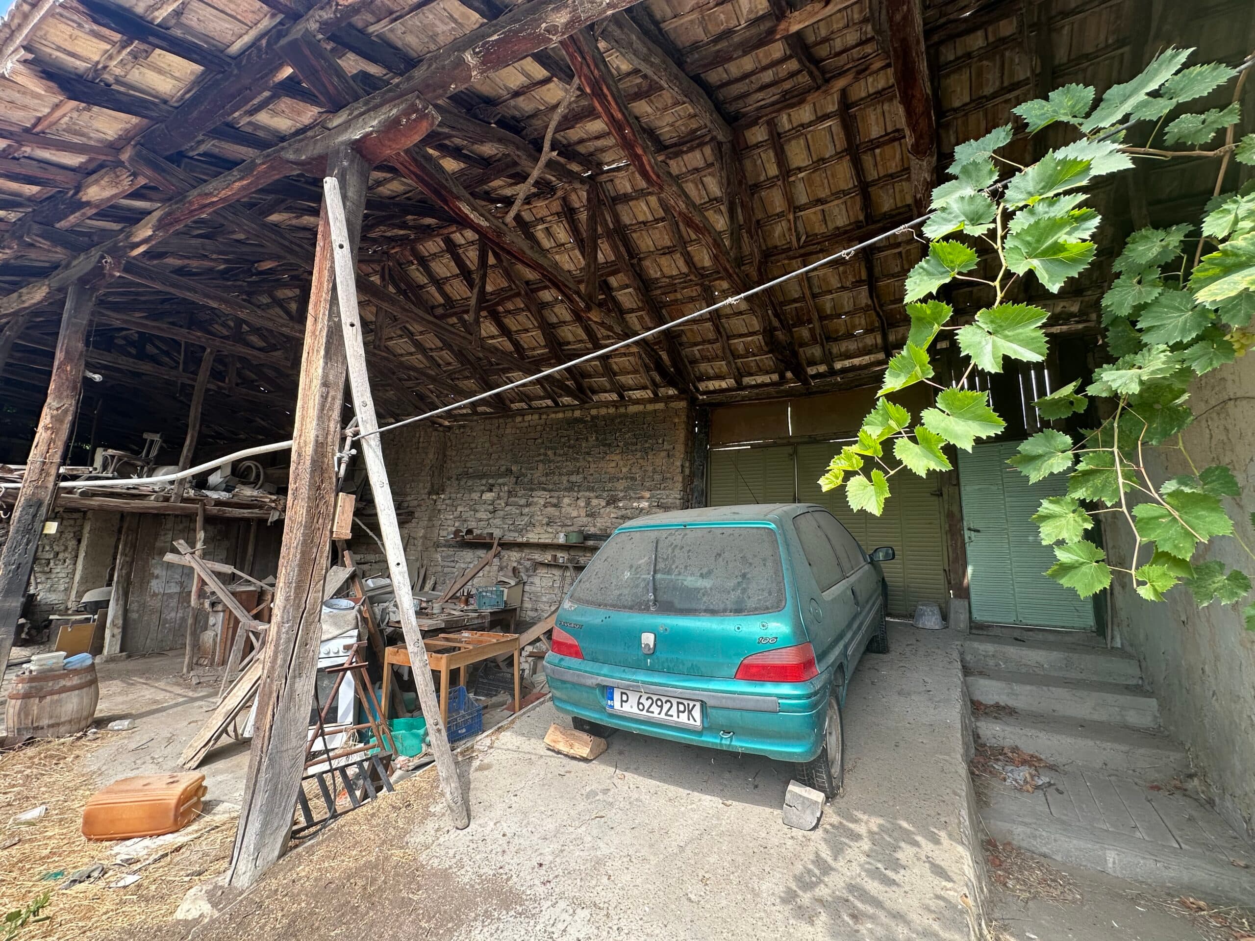 The Albion House – Lom Cherkovna - thumbnail 3