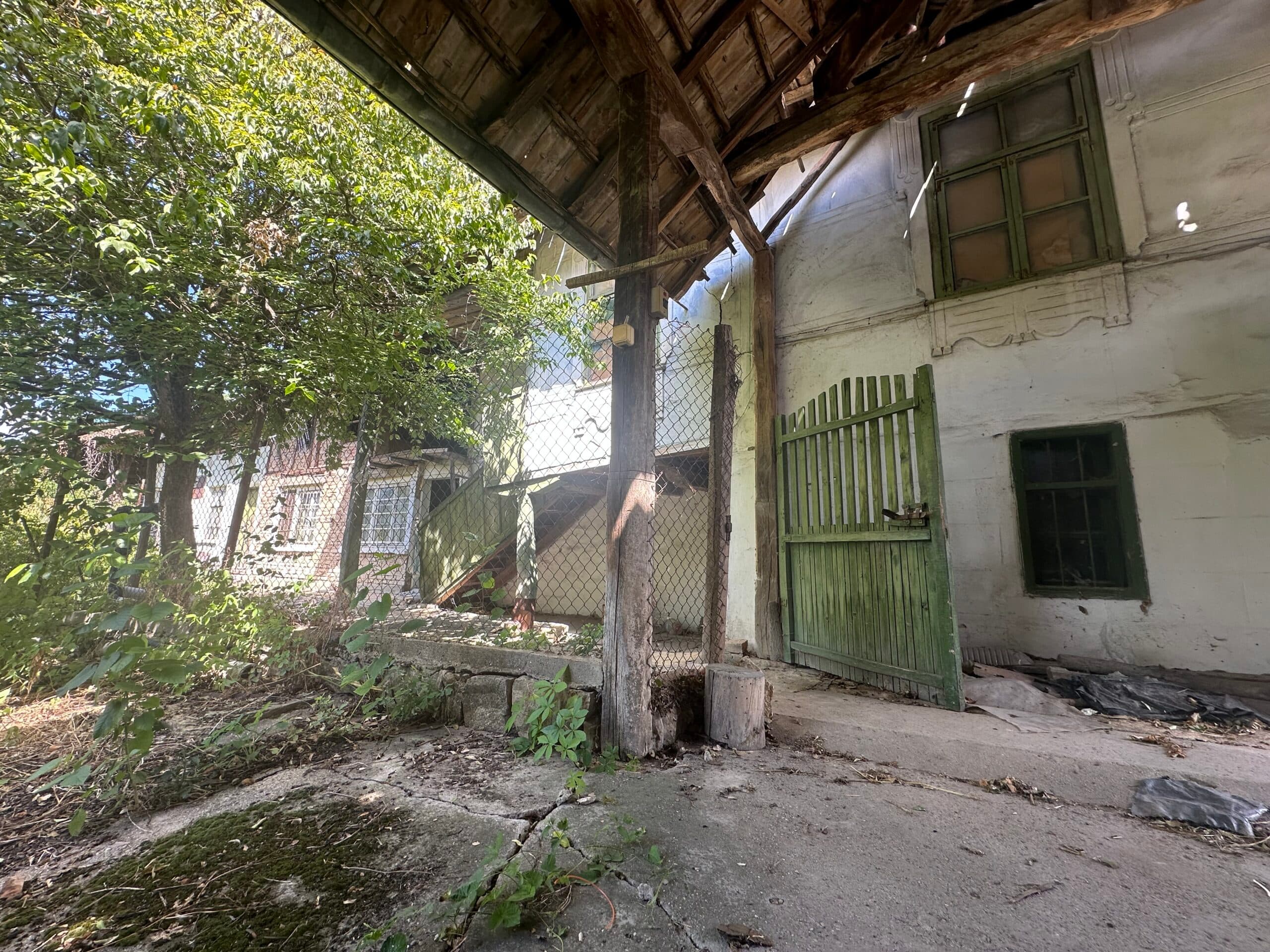 Cartwheel House – Lom Cherkovna - thumbnail 4