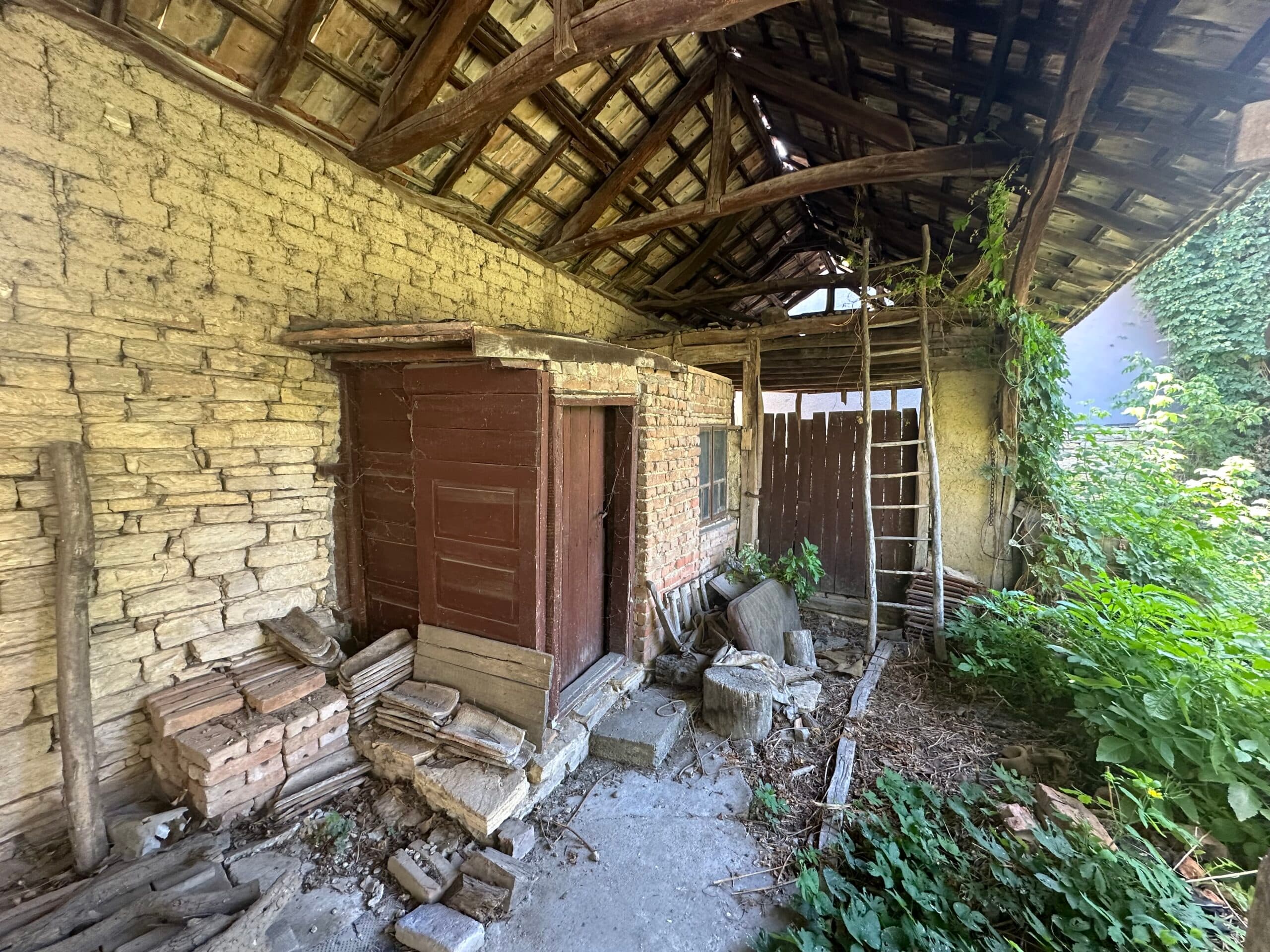 Cartwheel House – Lom Cherkovna - thumbnail 3