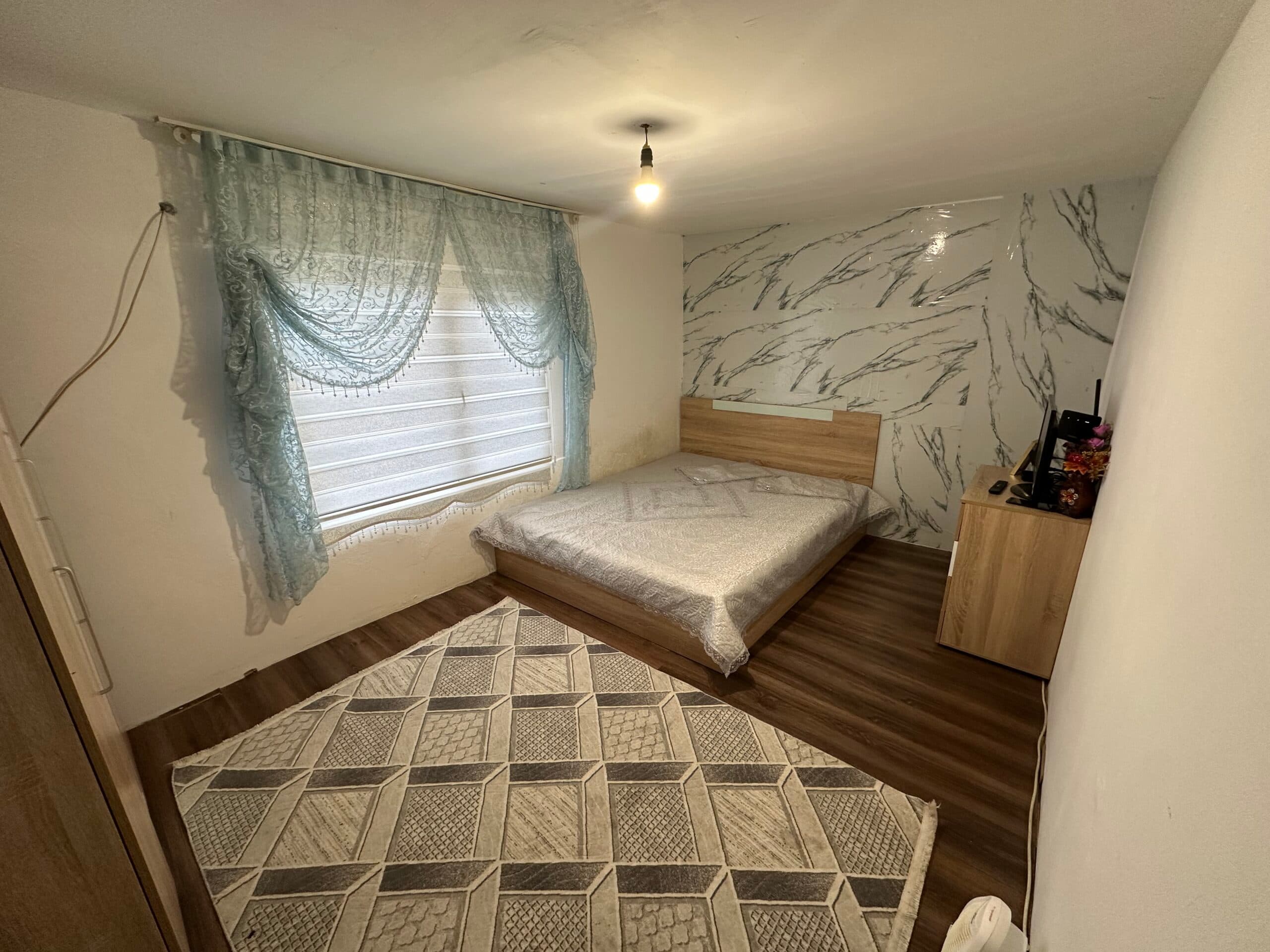 Toadstool House – Lom Cherkovna - thumbnail 2