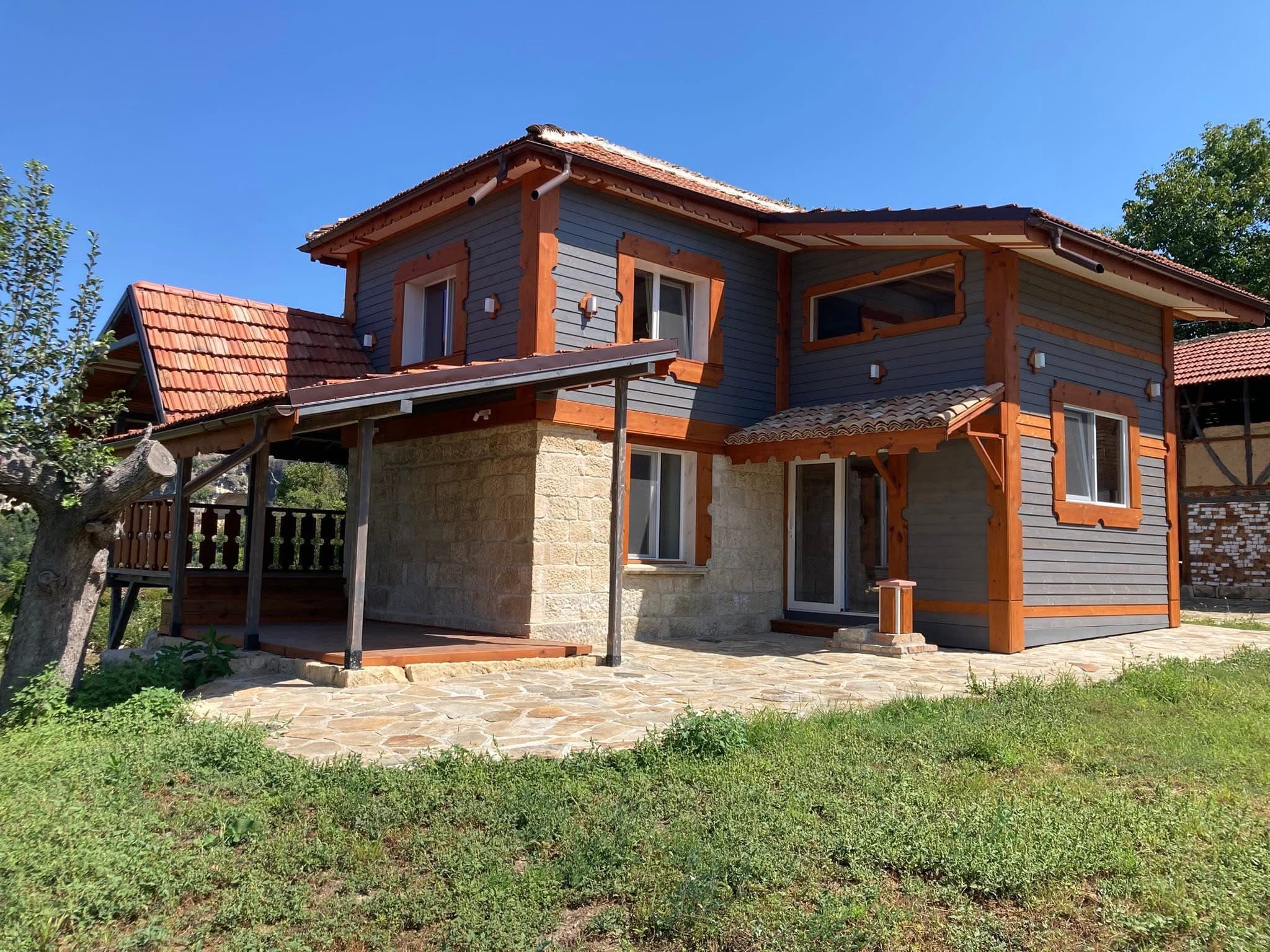 Fortress View Retreat – Cherven